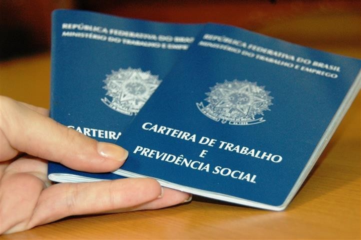 Por telefone, 550 pessoas conseguiram liberação do FGTS