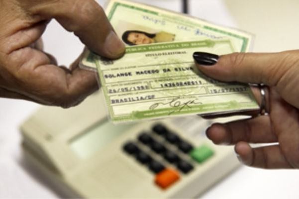 Voto é obrigatório para maiores de 18 anos