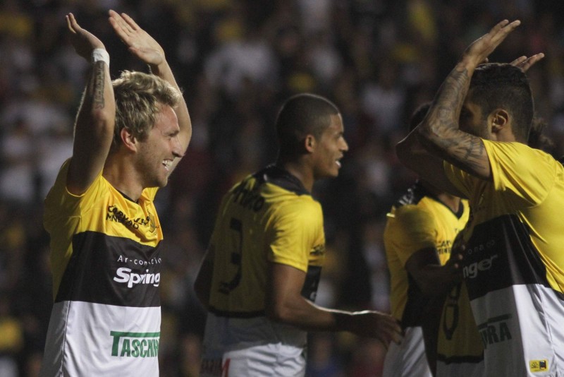 Diante da torcida, Tigre dá show e vence Atlético MG com três gols 