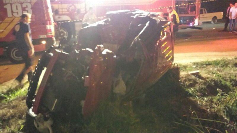 Caminhonete ocupada por assaltantes provoca colisão frontal e mata casal 