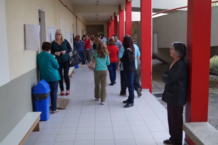 Início de votação tranquilo no Lapagesse