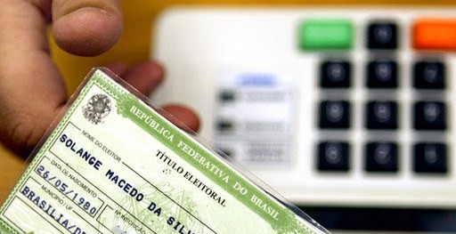 Quem não votou nem justificou no domingo deve procurar o cartório eleitoral