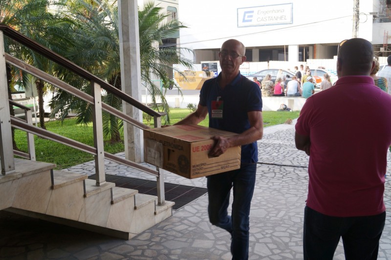 Justiça Eleitoral recebe urnas em Criciúma