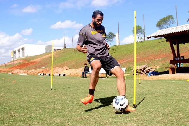 Com entorse no joelho, Ronaldo Alves desfalca o Criciúma 