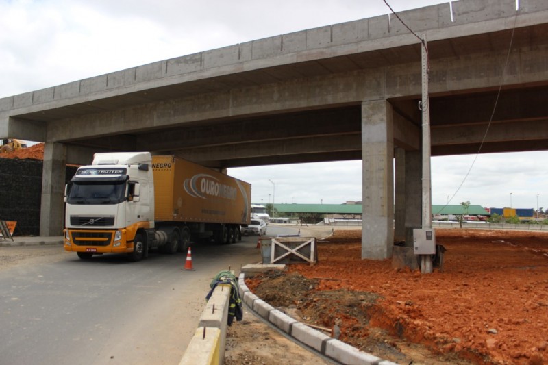 Pendência jurídica adiará conclusão de viaduto 