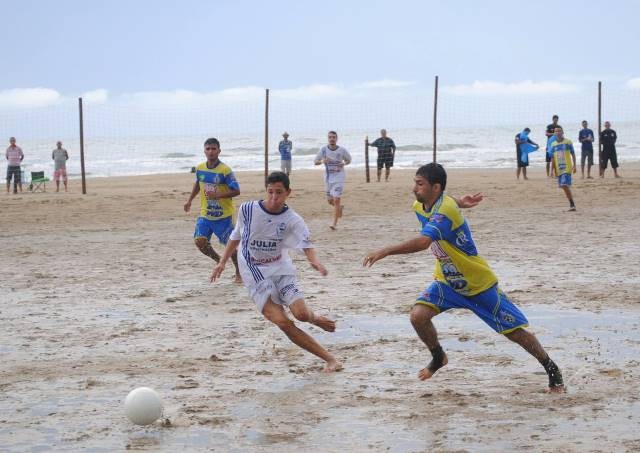 Praia do Rincão e Brasil Pedreiras vencem na abertura da 4ª rodada do Praião