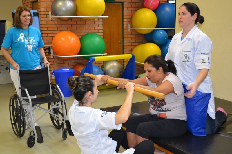Mãos amigas na jornada da reabilitação 