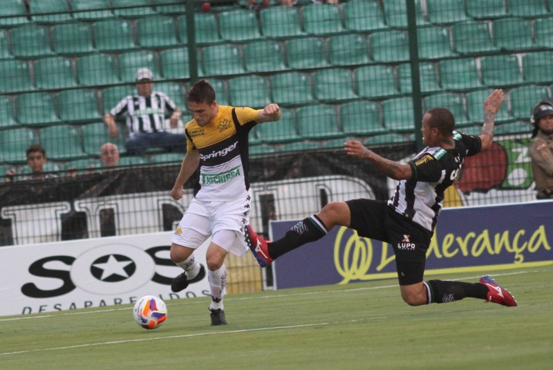 Em Florianópolis, Tigre perde para o Figueira 