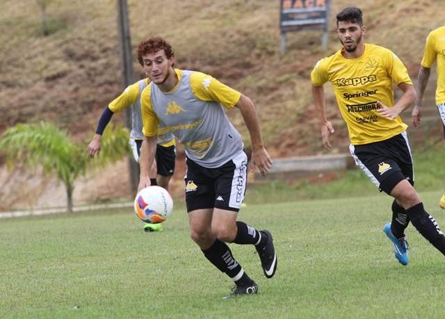 Criciúma começa a enxugar elenco