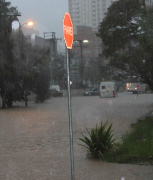 Em apenas cinco horas, chove mais que o esperado para todo o mês de maio