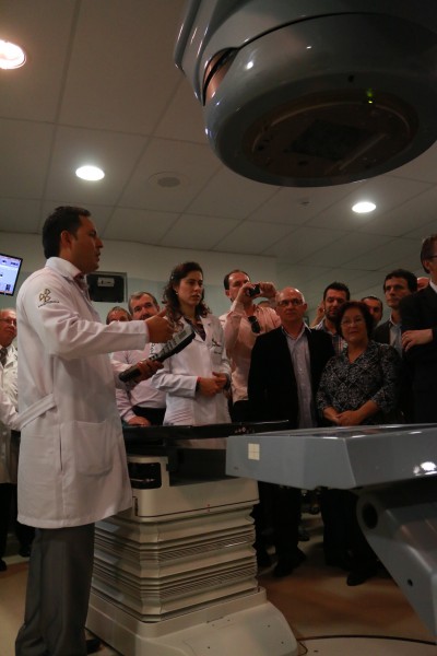 Novo equipamento atenderá duas vezes mais pacientes com câncer no HSJ