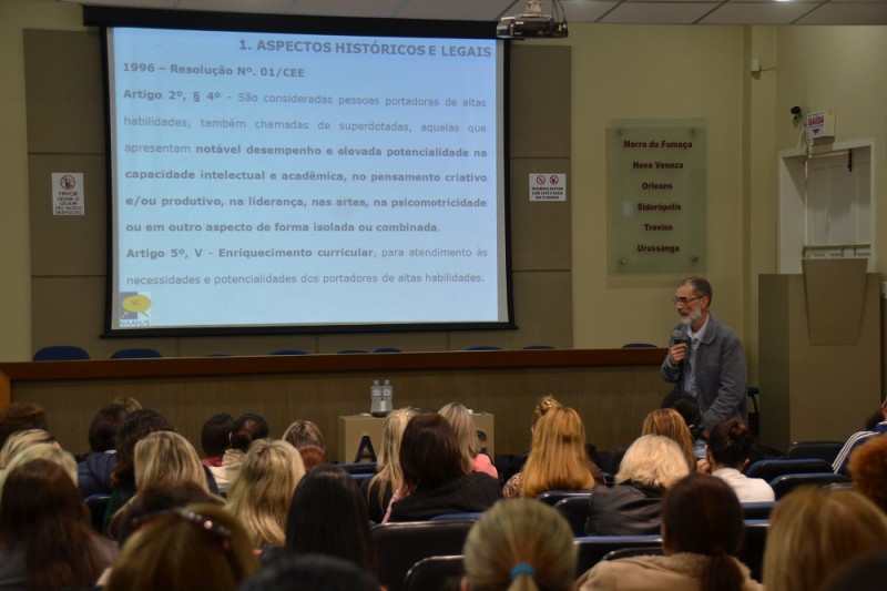 Educadores participam de formação sobre “Altas Habilidades”