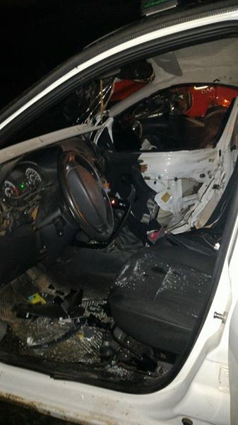 Colisão entre caminhão e carro deixa dois jovens em estado grave