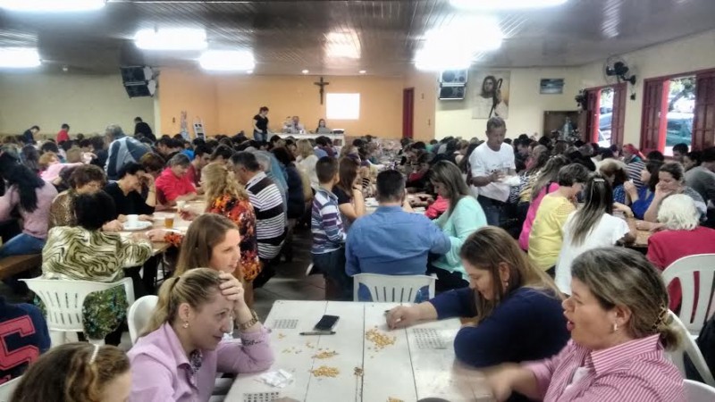 Ascadim reúne 500 pessoas em bingo beneficente