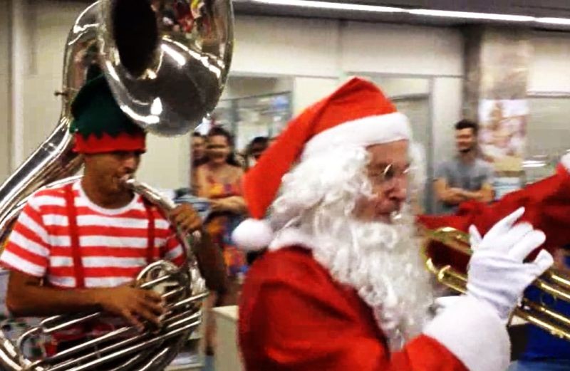VÍDEO: O dia em que a bandinha parou o Paço 