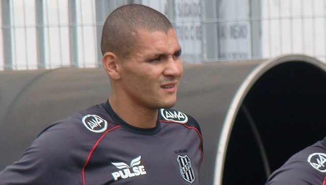 Criciúma próximo de acerto com zagueiro