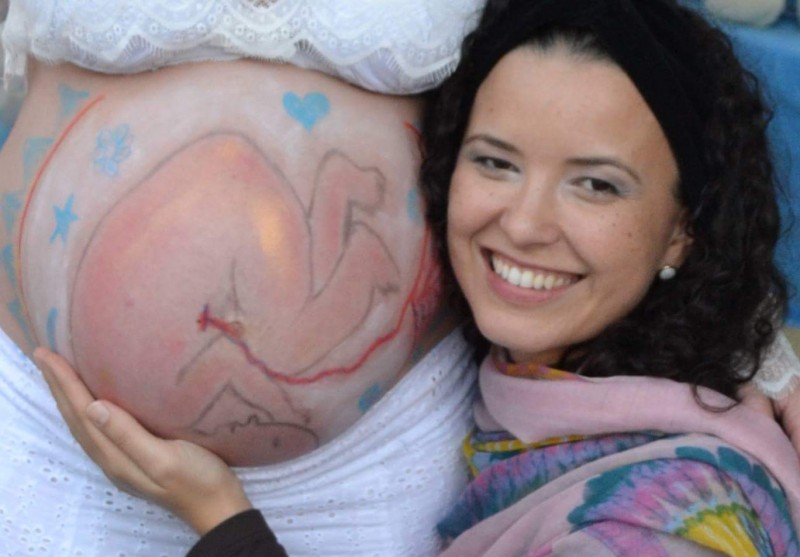Maternidades poderão contar com a presença de doulas  