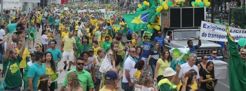 VÍDEO: Manifestação reúne 20 mil pessoas em Criciúma