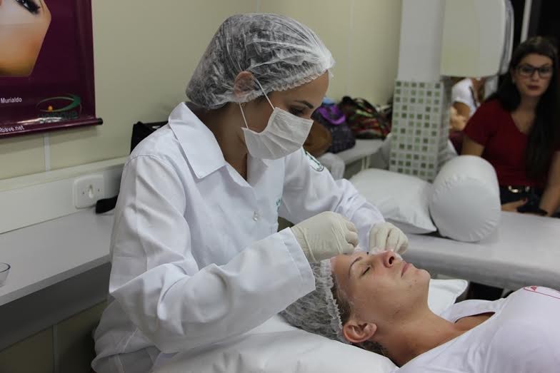 Unibave inaugura Laboratório de Práticas Estéticas 