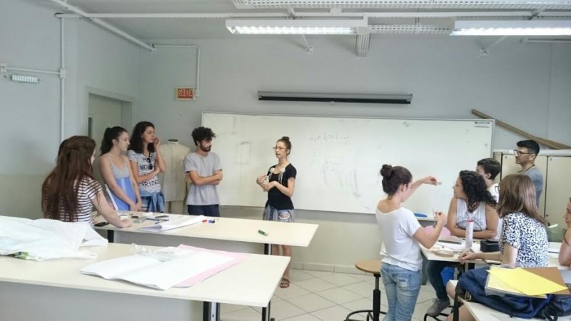 Acadêmicos produzem looks ergonômicos e sustentáveis