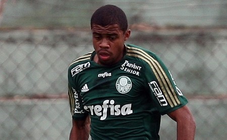 Criciúma acerta com jogador do Palmeiras