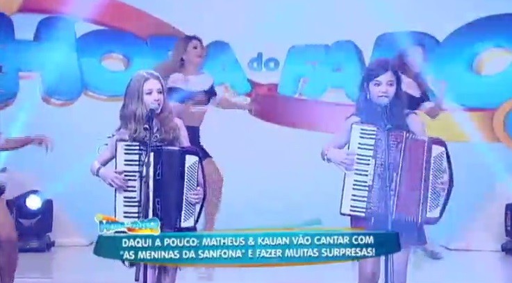 Sanfoneiras do Sul se apresentam no programa de Rodrigo Faro