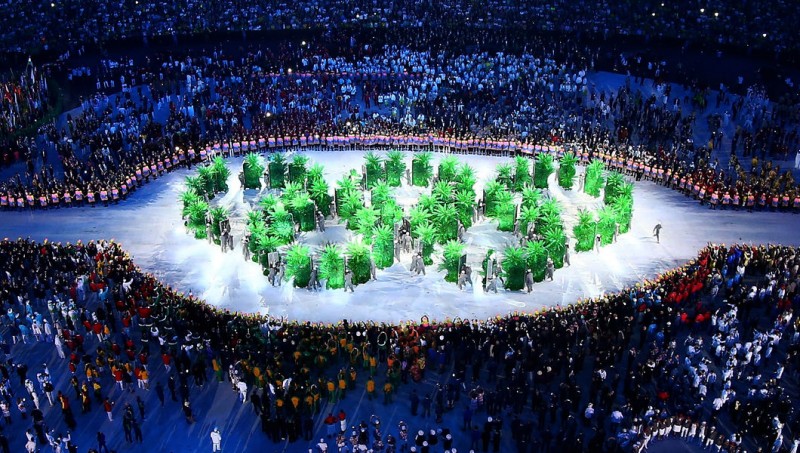 Rio dá as boas-vindas ao mundo com show de ritmos e cores