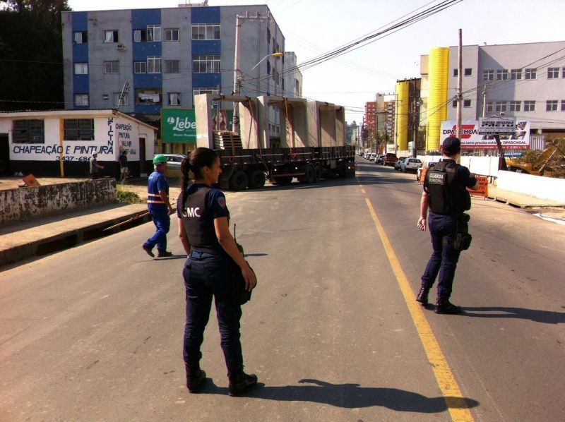 VÍDEO: Canal auxiliar ganha agilidade na Rua Araranguá