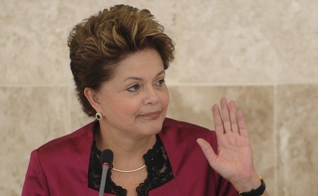 Senado aprova impeachment e Dilma perde mandato