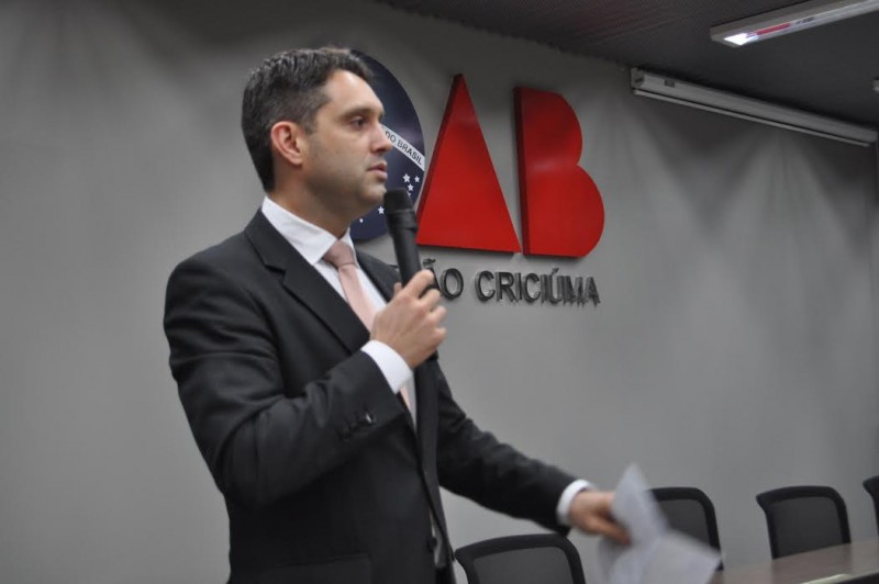 Candidatos expõem plano de governo na OAB