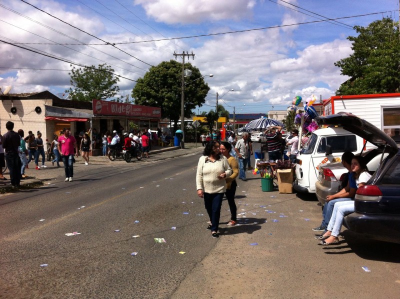 Movimento é intenso de cabos eleitorais e eleitores no João Frasseto