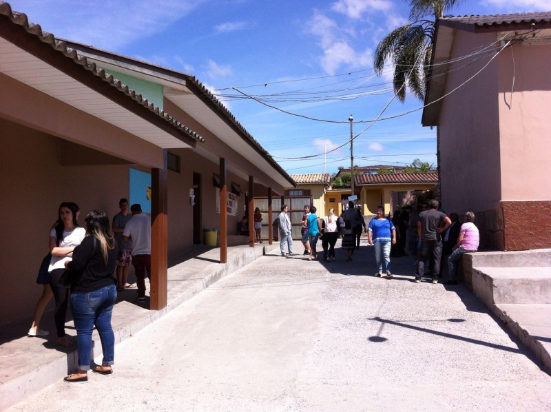 Eleitores deixam para votar próximo do meio-dia no Padre Miguel Giacca