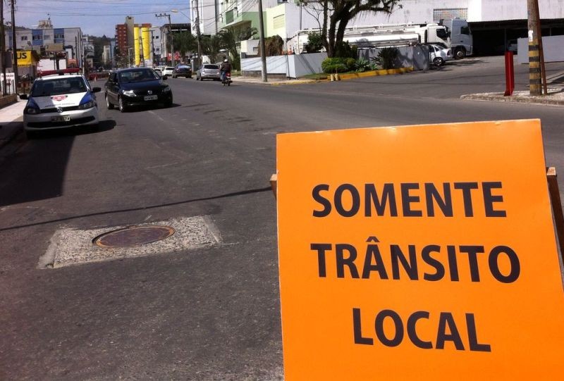 Rua Araranguá fechada para obras do novo canal