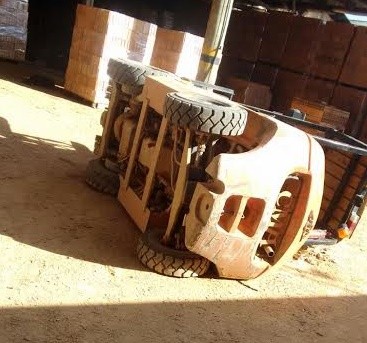 Trabalhador morre após acidente de trabalho com empilhadeira 