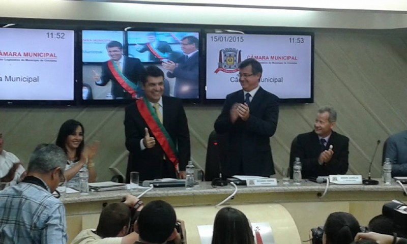Há dois anos, Clésio Salvaro era empossado prefeito