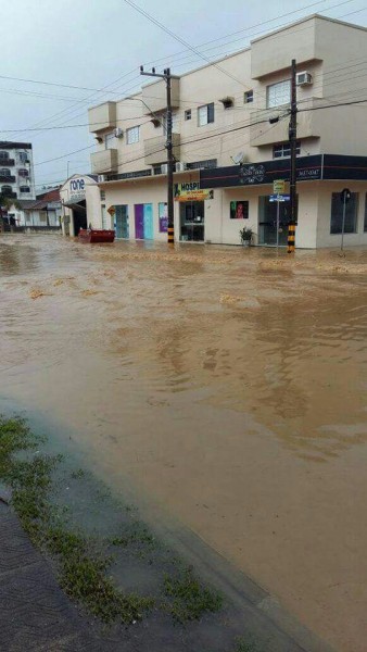 Chuva causa alagamentos na região Sul