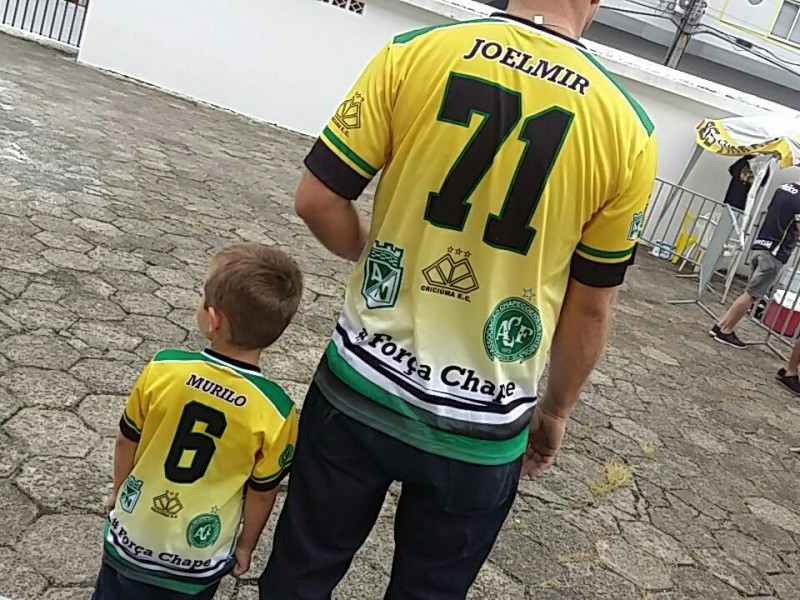 Grupo planeja mais camisas da Chape no HH