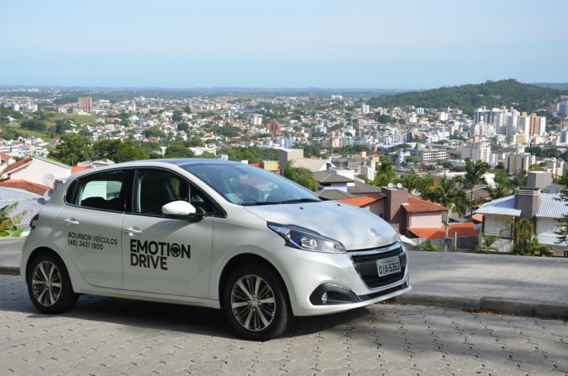 Impressões em 60 minutos - Peugeot 208 Griffe 2017