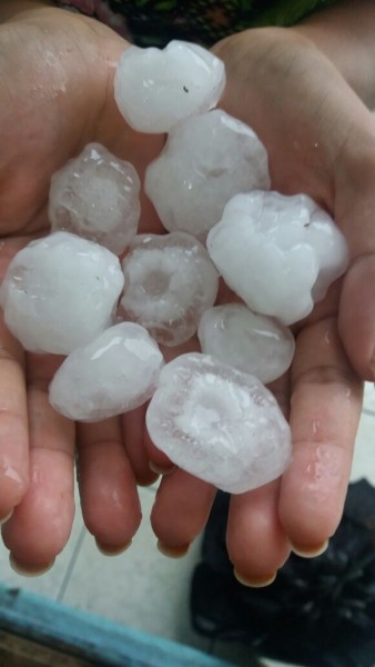 VÍDEO: Tempestade com chuva de granizo atinge região 