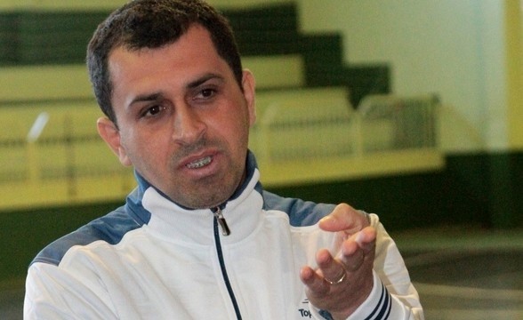 Mais uma para o caderno do técnico Juninho