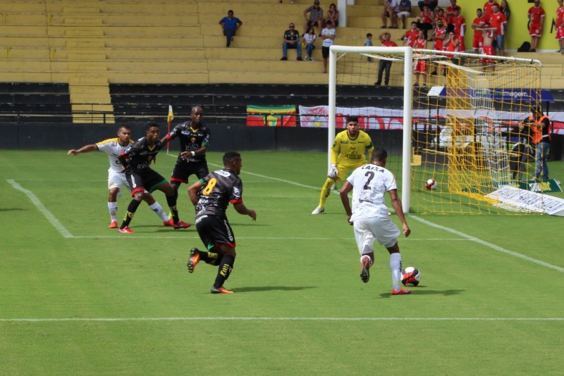 Oito gols e empate frustrante do Tigre