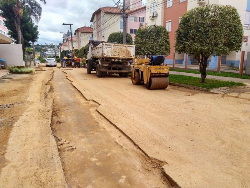 O asfalto está chegando na Argemiro Frutuoso