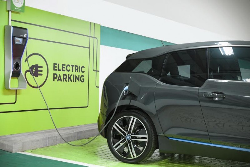 Nações Shopping instala carregadores para veículos elétricos 