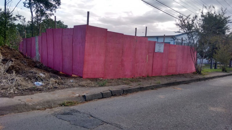 Vem aí a nova guerra das antenas de celular