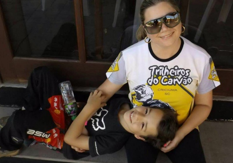 Cinara e Nicolas partiram na curva mal sinalizada