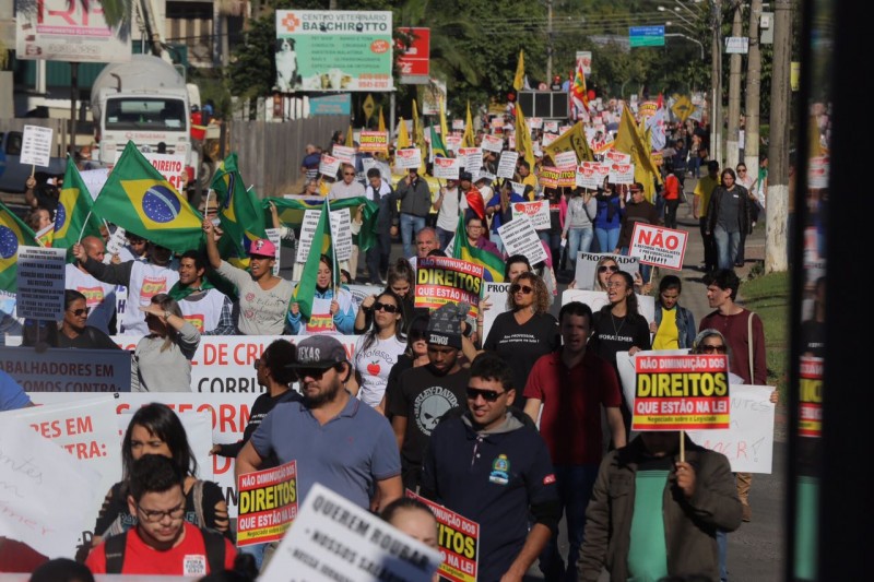 Sexta-feira começa com Greve Geral em Criciúma