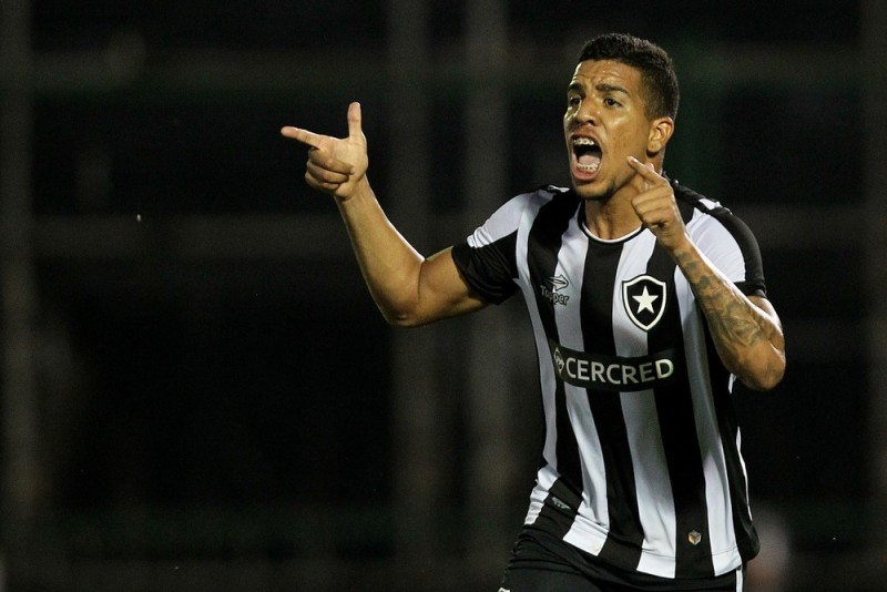 Criciúma contrata jogador do Botafogo
