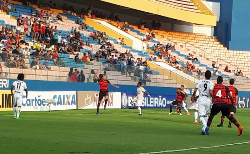 Duas derrotas e a lanterna na mão do Tigre