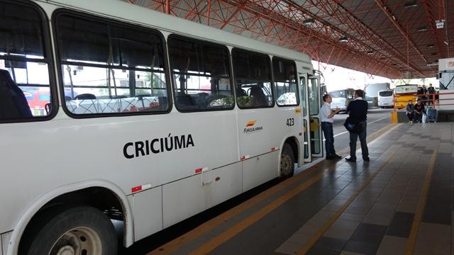 Por reajuste, motoristas suspendem transporte coletivo