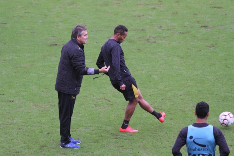 Em primeiro treino, Winck mantém formação